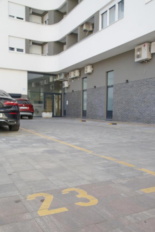 Supernova City Center - Free Private Parking Apartment Novi Sad Exterior photo